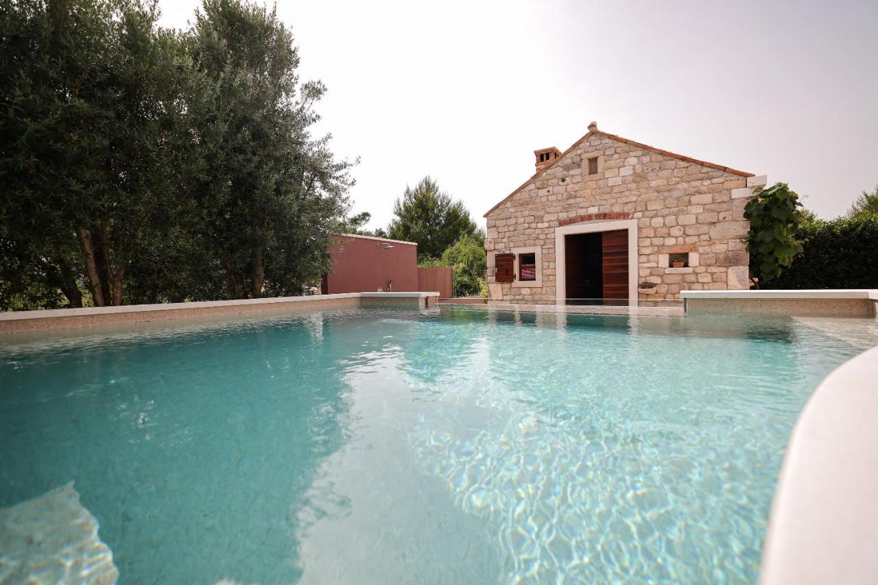 Pool With Traditional Dalmatian Konoba * Nin